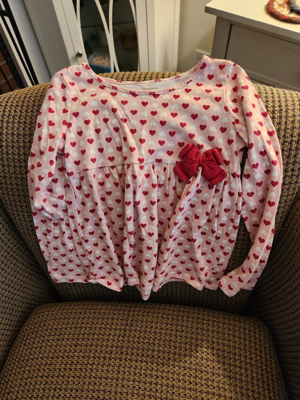 The Children's Place Pink Long-Sleeve Heart Print Top with Red Bow